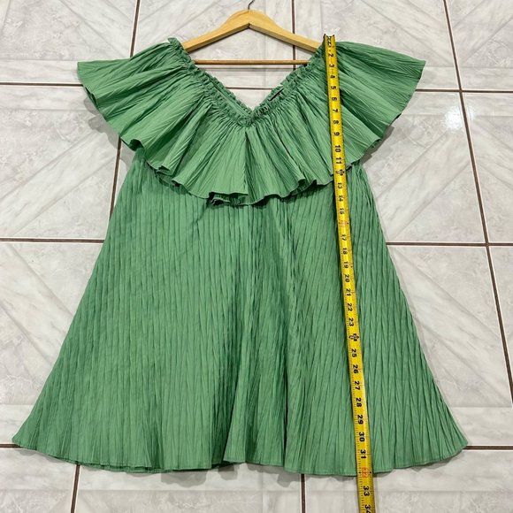 Zara Blogger Fave Voluminous Green Pleated Dress Womens Size Medium Travel Style - Picture 7 of 10